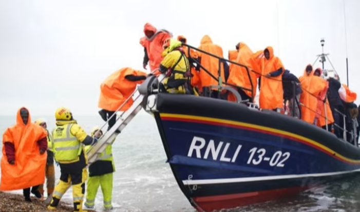 Britania “injoron” Gjykatën Europiane: Për dëbimin e emigrantëve vendosim ne kujhkuhjhu