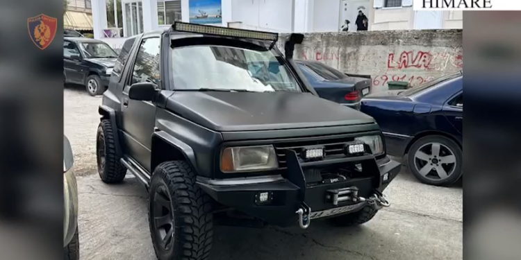 Vodhi makinën në Himarë dhe nuk iu bind policisë, arrestohet pas disa minutash 40-vjeçari makina 2