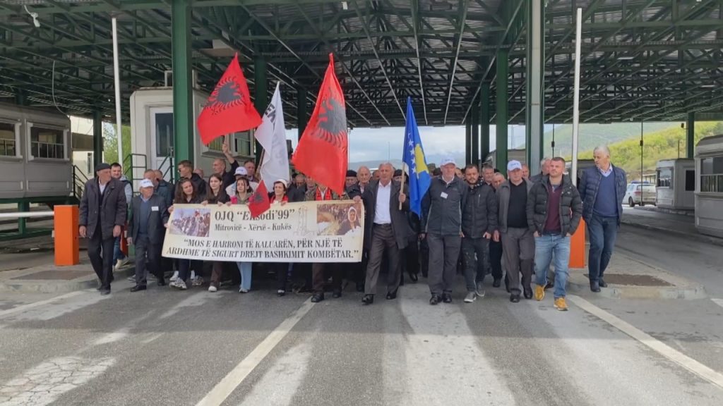 Kukësi si lapidari i mikpritjes shqiptare, përkujtohet eksodi i kosovarëve për shkak të genocidit serb perkujtohet eksodi frame 199 1280x720 1