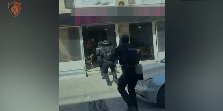 Aksion i madh antidrogë në Durrës, ‘shkatërrohen’ dy grupe kriminale. Policia arreston 8 persona policia 750x375 1