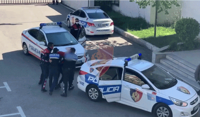 Tentuan të kalonin kufirin me kanabis, arrestohen dy të rinj kosovarë në Muriqan policia e shtetit