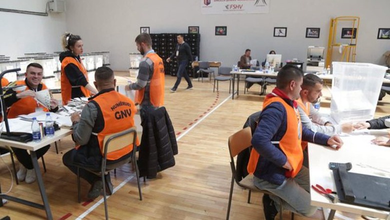 Këshilli Bashkiak në Fier, PS-ja në avantazh në 5 bashkitë e qarkut. Në Divjakë nuk ka nis numërimi 1683889867 grupiinumerimittevotave