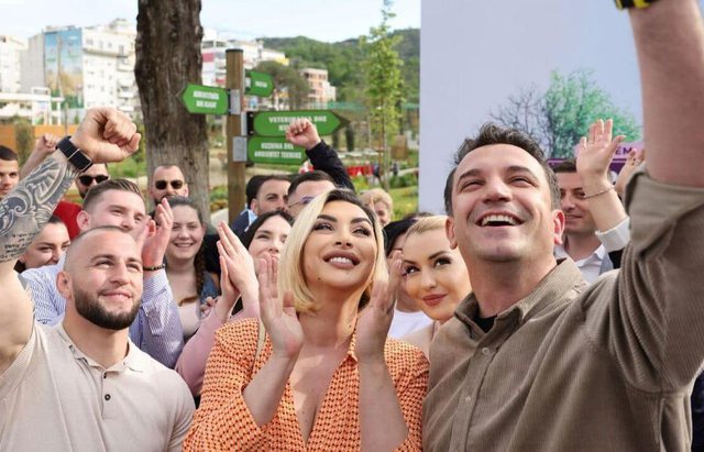 “Ka bërë një veprim që asnjë nga PD-ja se ka bërë”, Çiljeta Xhilaga: Arsyeja pse sot mbështes Erion Veliajn në fushatë 213F4911 C453 4498 8384 BC0FFB2D9609