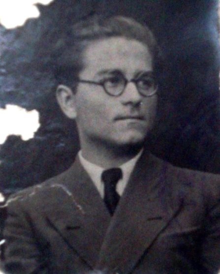 Pulovra e larë me gjak e Qemal Stafës dhe idealizmi i rinisë 1 344391403 651310426833775 4117879124977029360 n