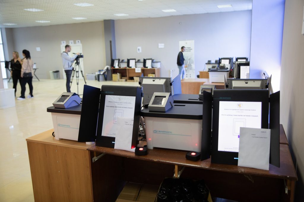 Zgjedhjet vendore, trajnohen operatorët e pajisjeve të votimit dhe numërimit elektronik 345038491 969195520756589 1149557683420868871 n