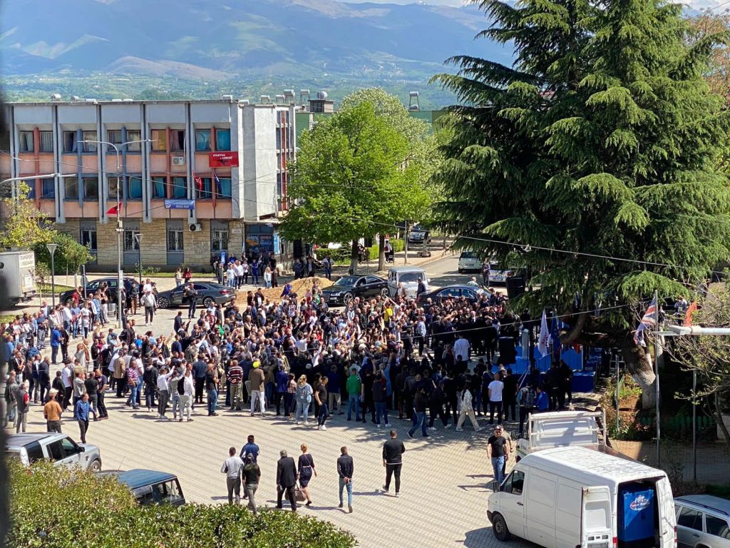 Qytetarët e Matit braktisin Sali Berishën, ironia e kryebashkiakut Malaj: Ali Baba dhe 40 hajdutët 345185505 911769639935899 1148224549152826944 n