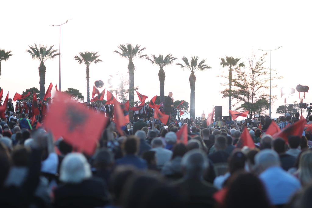 Rama ndan fotoalbumin e takimeve në Vlorë, Himarë dhe Sarandë 345228777 819765586277176 9053177385215944227 n
