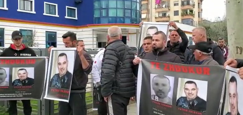Ende asnjë informacion për dy të zhdukurit në Sarandë, familjarët takojnë sërish kreun e Policisë 51244137 F91A 48B7 91C0 49F9C2DDF748