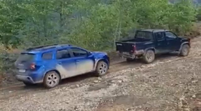 U bllokuan në një zonë malore në Krujë/ Policia u vjen në ndihmë 3 turistëve izraelitë 640 0 1683822111xmakine 342