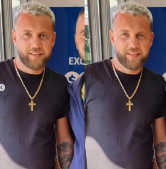 Luiz Ejlli në Shkodër, në orët e para të mëngjesit tek varri i babait të tij Capture 33