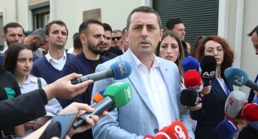 Kandidati i BF në Kamëz sfidon Rakip Sulin nga KQZ-ja: Të votohet me fleta në 10 qendra, nëse s’fitoj… Capture 88