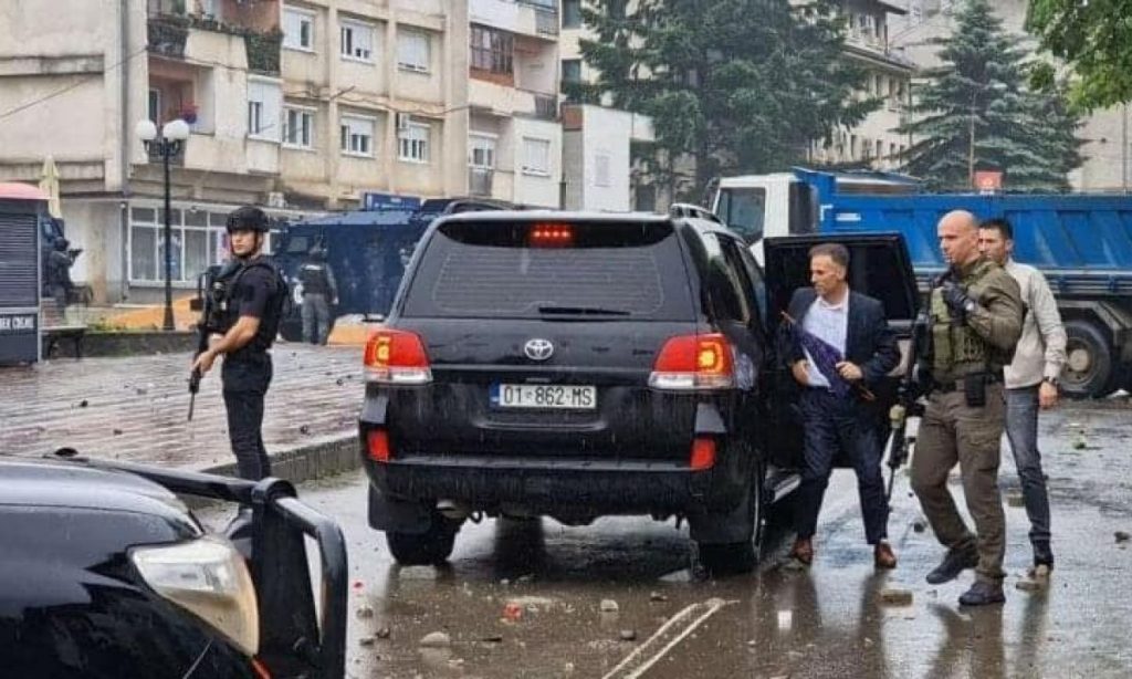 50 orë në zyrë, “ngujohet” kreu i komunës së Leposaviçit Lulezim hetemi 1200x720 1