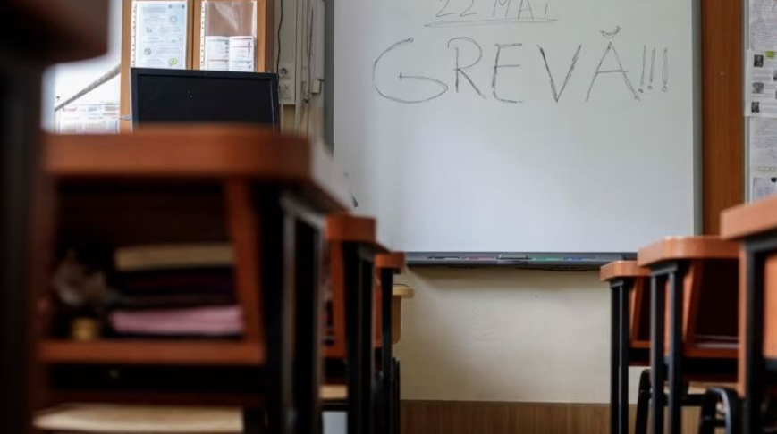Mësuesit në Rumani hynë në grevë për paga më të mira Untitled 11