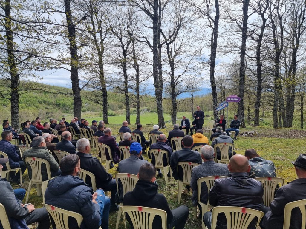 Agron Malaj prezanton investimet: Ujësjellësi, rruga e asfaltuar, turizmi do ta ndryshojnë Macukullin WhatsApp Image 2023 05 10 at 7.32.25 PM