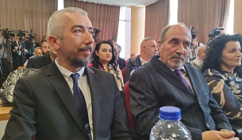 Betohet kryetari i ri i Mitrovicës së Veriut, situata paraqitet e qetë atic