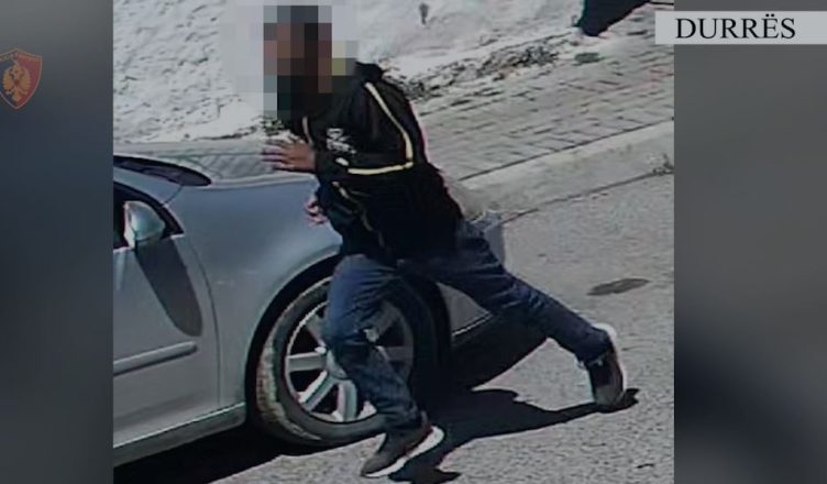 Vidhnin me dhunë sendet me vlerë në Durrës, një në pranga dhe një në kërkim durres 752x440 1