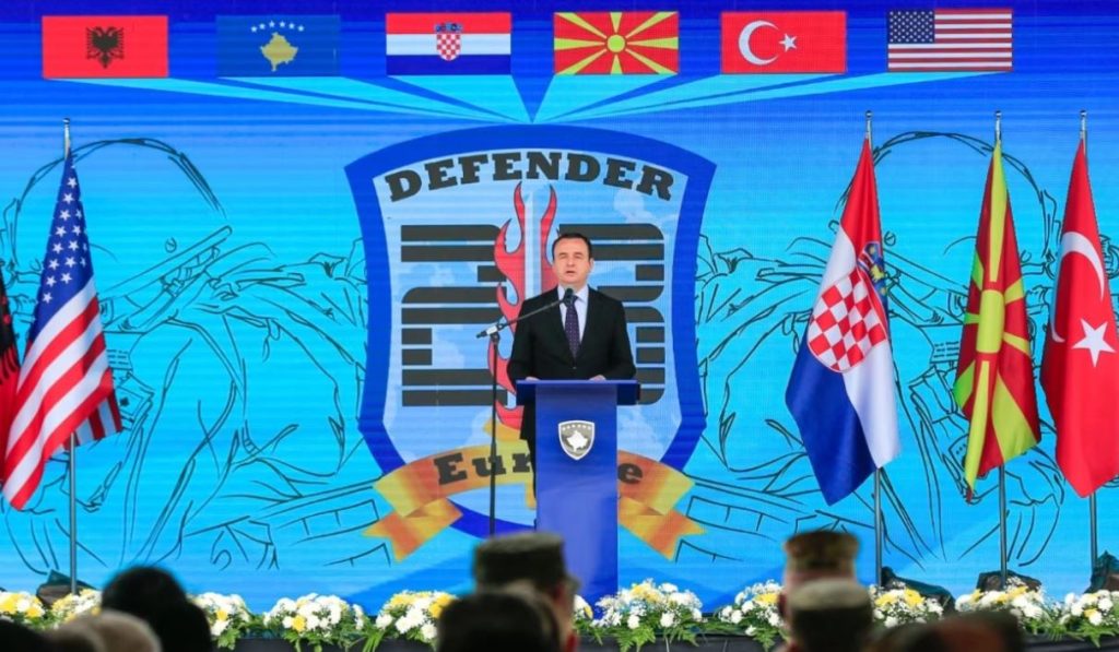 Kryeministri Kurti: Ushtarakët e FSK-së, në krah të mijëra ushtarakëve të 25 vendeve të NATO-s kurti