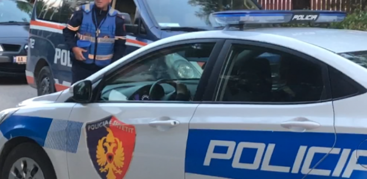 Kuçovë/ Plagosën 24-vjeçarin me armë zjarri, identifikohen dhe shpallen në kërkim 4 persona policia 2 1