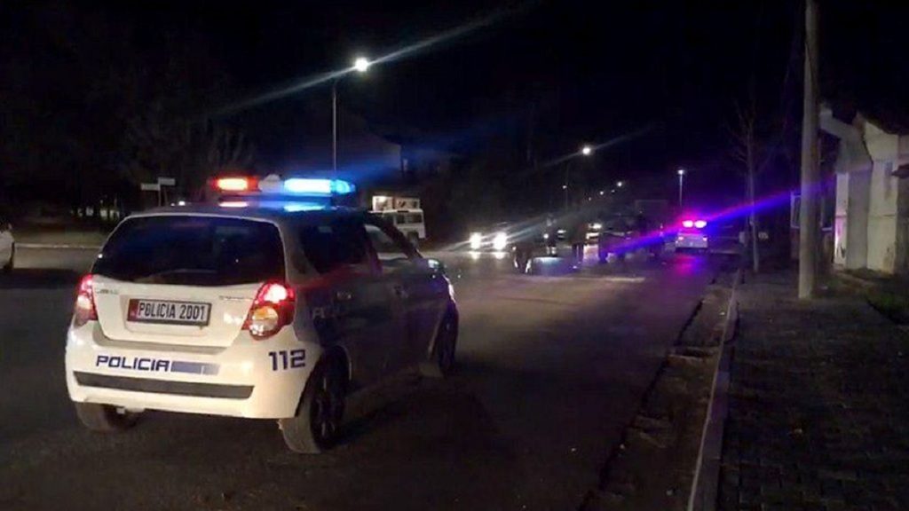 Aksident në hyrje të Fierit, 3 automjete përplasen me njëri-tjetrën policia 3