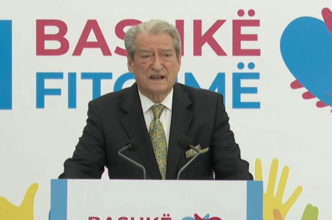 Berisha kërkon debat mes kandidatëve: Fushata terr i vërtetë. Qytetarët po dëgjojnë fjalimet me mashtrime të Rilindjes sali berisha 677x450 1