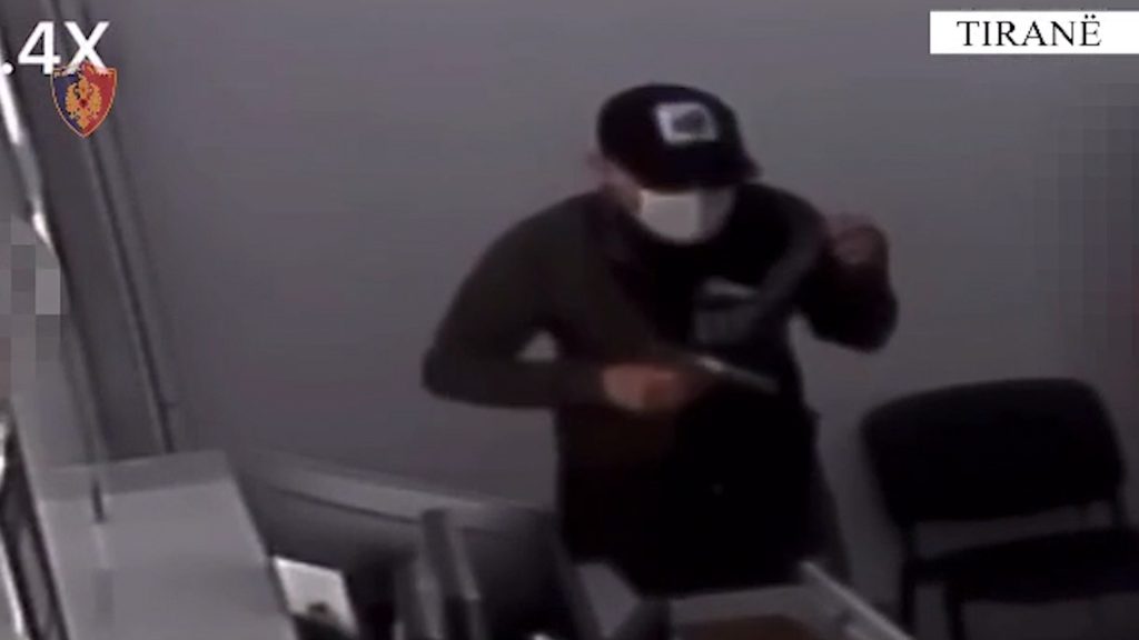 1687601401 14