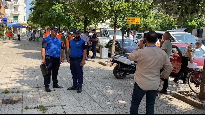 Pastrohen trotuaret e Shkodrës nga tendat e lokaleve 1687776017 shkoder