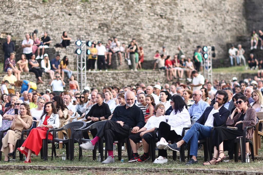 Festivali Folklorik në Gjirokastër, zv.ministrja e Kulturës: Do të performojnë 1200 artistë 356370846 823139692515027 7899638606959675409 n