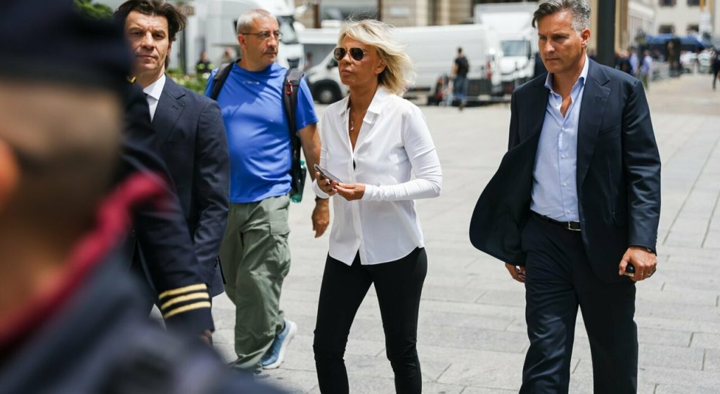 7462066 14154826 berlusconi funerali maria de filippi bianco duomo milano oggi 14 6 2023