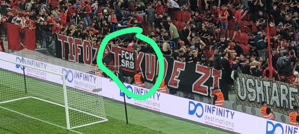 “F…ck Serbia” / Këngë patriotike dhe flamuj me portretin e Adem Jasharit në stadiumin “Air Albania” 832D9BC9 B452 41A7 9D7D 36B6CE0126C8