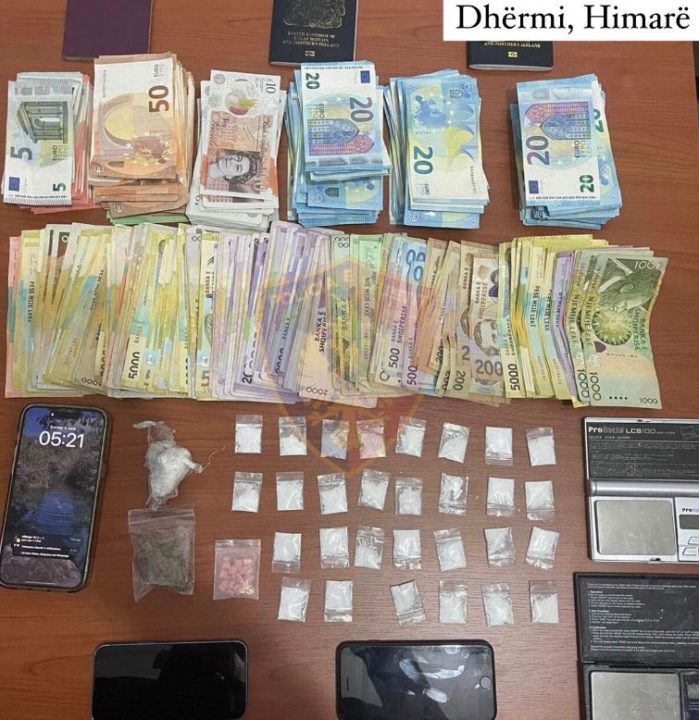 Kishin ardhur si turistë, por trafikantët anglezë shisnin droga të forta në Dhërmi Capture 2 699x720 1