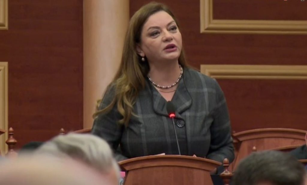 Vokshi: Administrata publike një makth për qytetarët. Aktivisti është një sistem i dhunshëm Capture 76