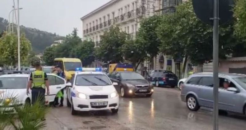 Shoferi i Benz-it përplas dy makinat e bankës, dalin detajet e para E0411183 D514 4BE9 8F48 FDF9E63FD692
