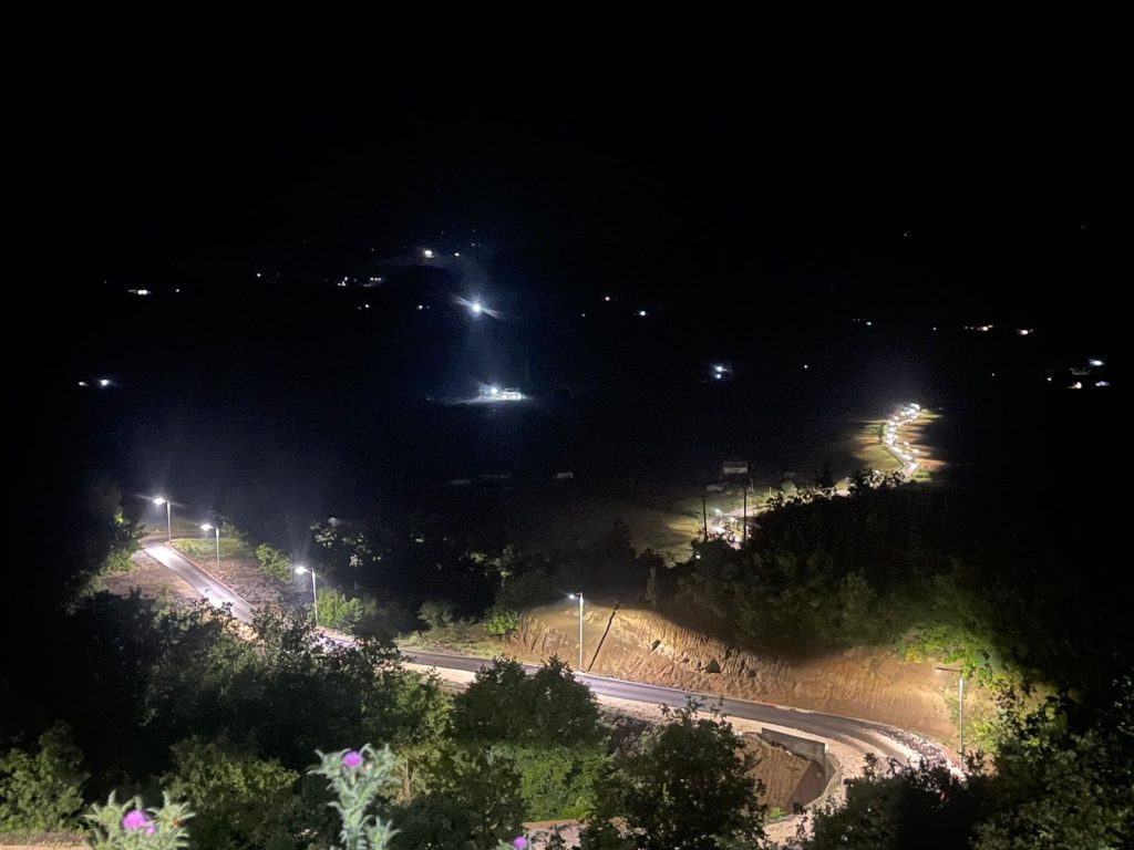 FOTO/ Bashkia Mat investon për ndriçimin e rrugës së fshatit Batër e Vogël IMG 20230618 WA0023