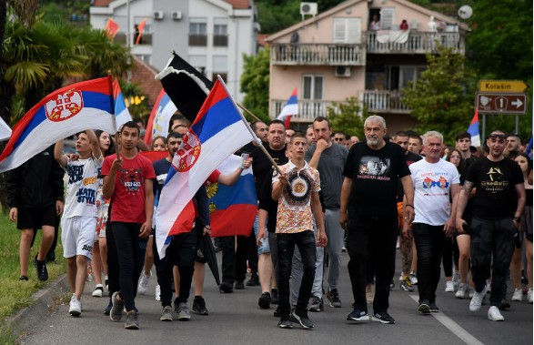Protestë në Malin e Zi si mbështetje për serbët, parulla pro Putinit Screenshot 2
