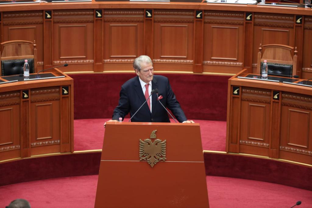 Qëndrimet e Ramës për situatën në veriun e Kosovës, Berisha akuzon: Flet si vasal i Vuçiçit WhatsApp Image 2023 06 05 at 12.05.30 PM