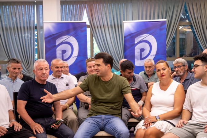 Gara për kryetarin e ri të PD, Basha vijon fushatën: Do përqendrohemi tek hallet e shqiptarëve basha tirane 675x450 1