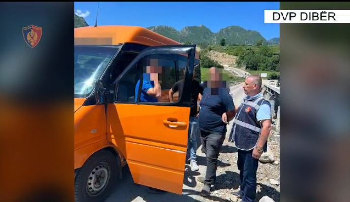 Kamuflohej si shofer furgoni dhe shpërndante drogë në veriun e vendit, arrestohet 36-vjeçari diber policia