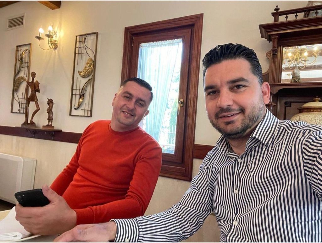SKANDALI/ SPAK e arrestoi për blerje votash për kandidatin e Sali Berishës, del foto e Klodian Kapedanit me Fisnik Qosjen eda58849 b701 4763 8f74 bff854e43b84