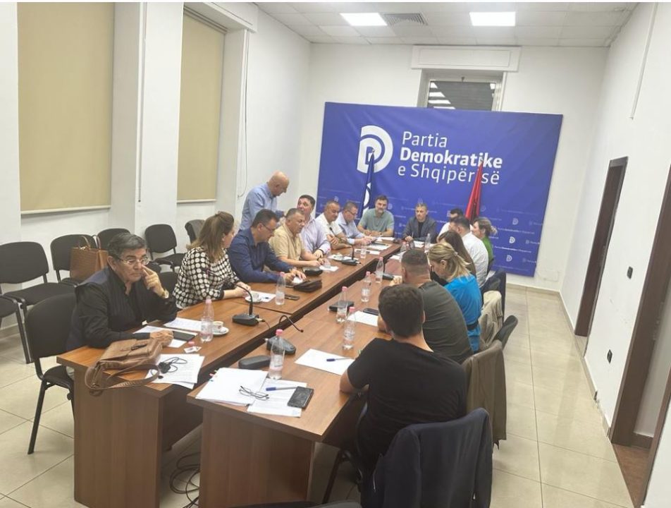 Zyrtare, në garën për kreun e PD-së janë 2 kandidatë. Basha rikthehet dhe merr vulën ffrfr 952x720 1