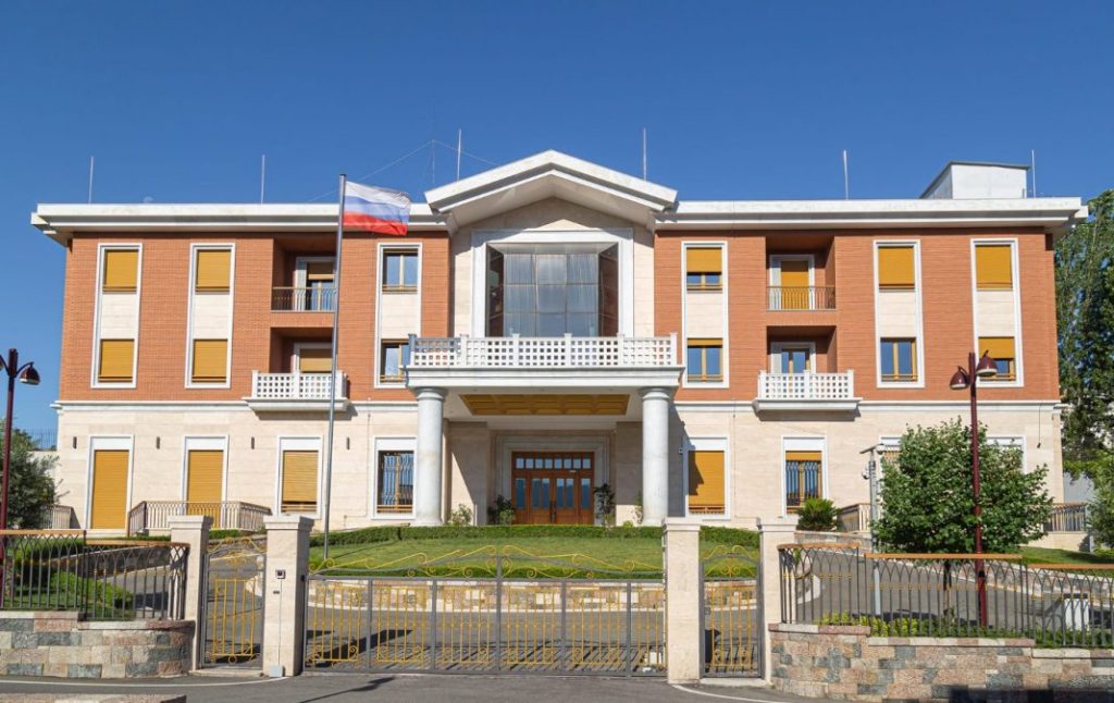 Alarmohet ambasada ruse në Tiranë sdgfwegwe3g3egd 1068x674 1