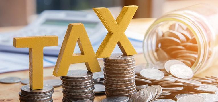 Nga rritja e pagesës për qytetarët deri tek zgjerimi i bazës. Cila pritet të jetë e ardhmja e taksës së pasurisë në Shqipëri? tax 765x360 1