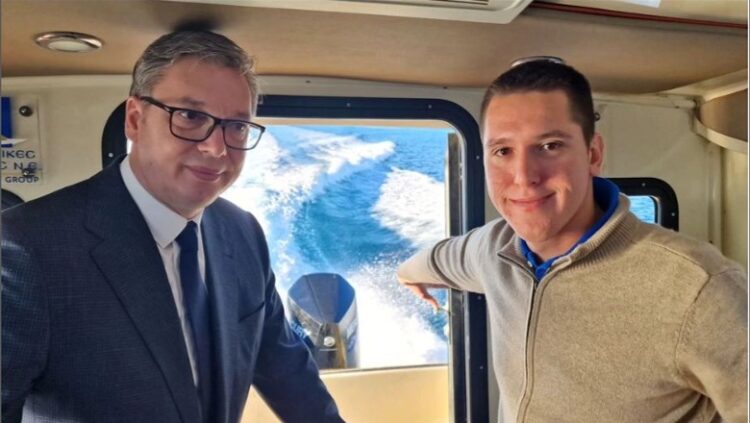 Djali i tij u ndalua nga policia, Vuçiç: I drejtuan armën vucic me djalin 750x423 1