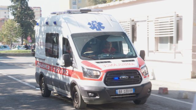 60-vjeçari gjendet i pajetë në mes të rrugës në Vlorë 640 0 1689691186xambulance 1024x576 823