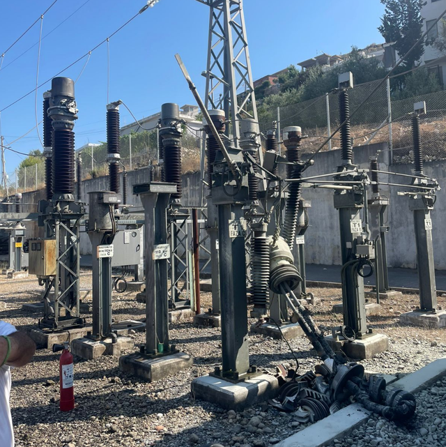 Zjarr pranë nënstacionit të Sarandës, një pjesë e qytetit pa energji 1 640 0 fdfhgdfhdfhdfh 1689605221