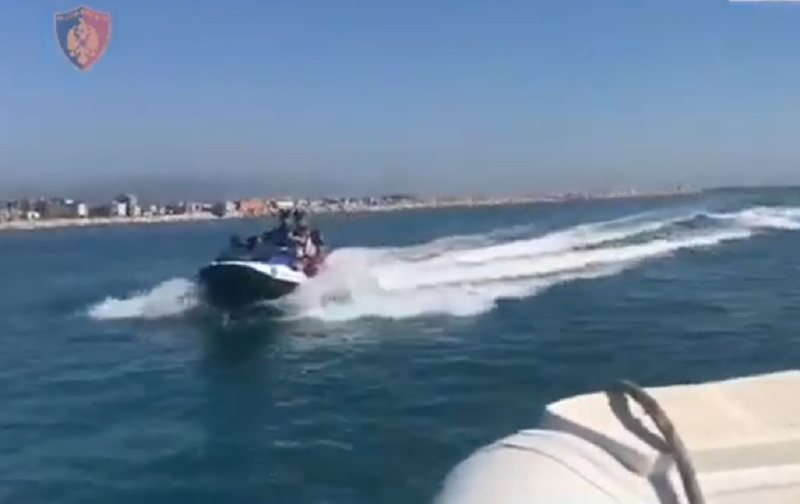 Policia bllokon 8 Jet Ski në Shëngjin 800 0 bb71aefd326f50d6851b3dab417040e8
