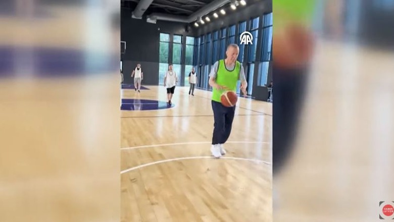 VIDEO / Erdogan sfidon moshën, luan basketboll Erdogan duke luajtur basketboll
