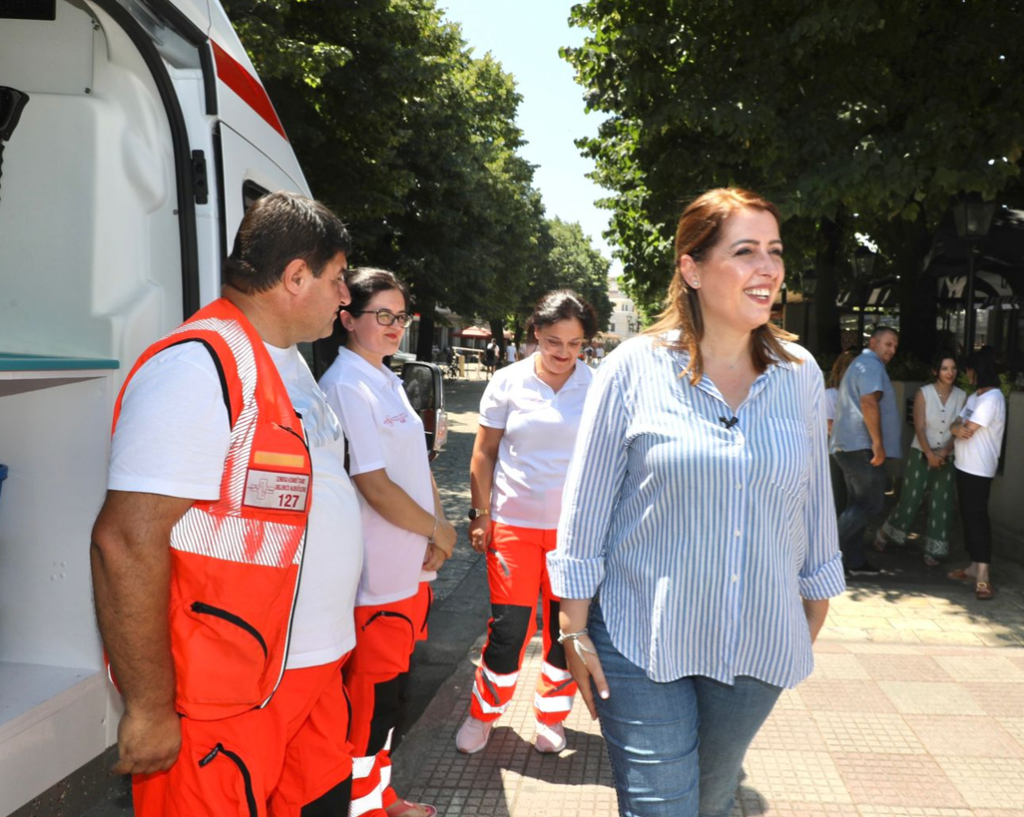 Manastirliu: Shtohen 9 njësi të lëvizshme në qendrat e qyteteve për asistencë mjekësore Manastiruliu 2