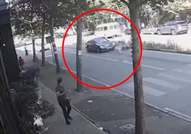VIDEO/ Momenti kur automjeti ‘plas’ në tokë gruan në Tiranë aksident 5