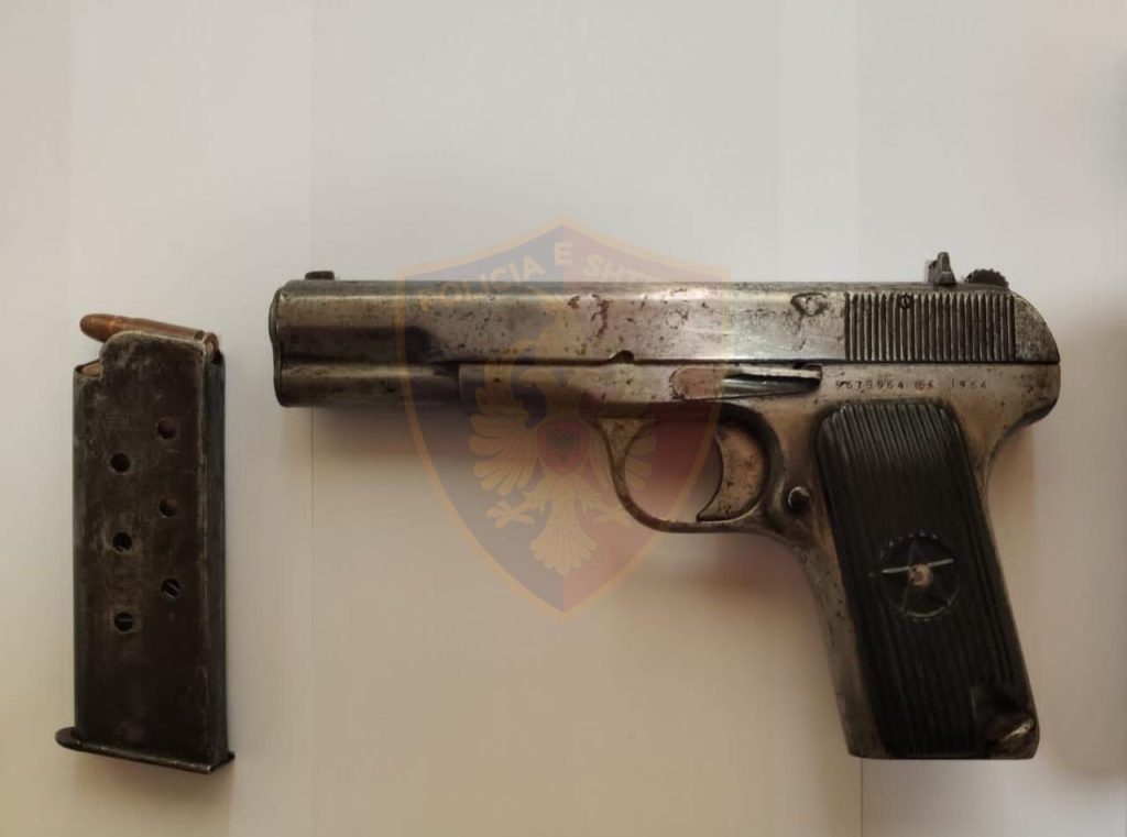 Rrezikoi jetën e policëve dhe u arratis me makinë, arrestohet pas disa muajsh në kërkim i riu në Durrës 1 c1a088e5 dd0d 4376 baa1 f3b0b0c7a94b