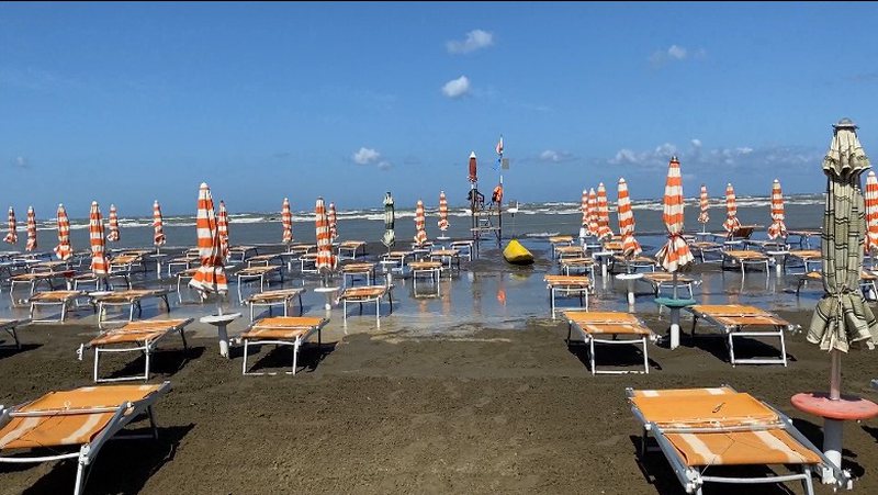 Stuhia dhe era ‘zbrazin’ plazhin e Divjakës divjake